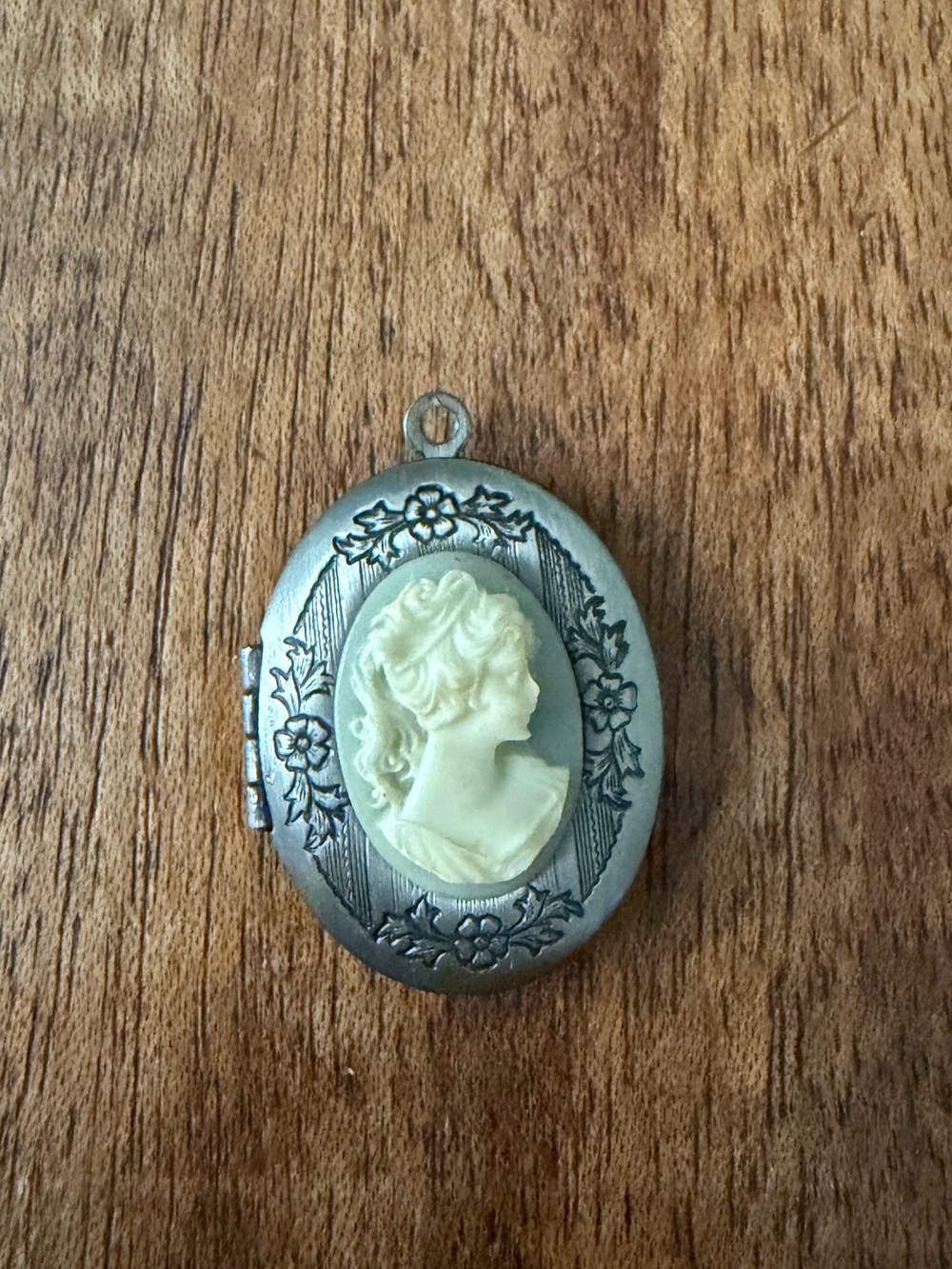 Vintage Silver Tone Locket Pendant Cameo Woman Floral Design